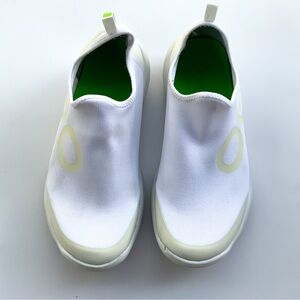 Oofos White Slip-On Shoes M8 EU41
